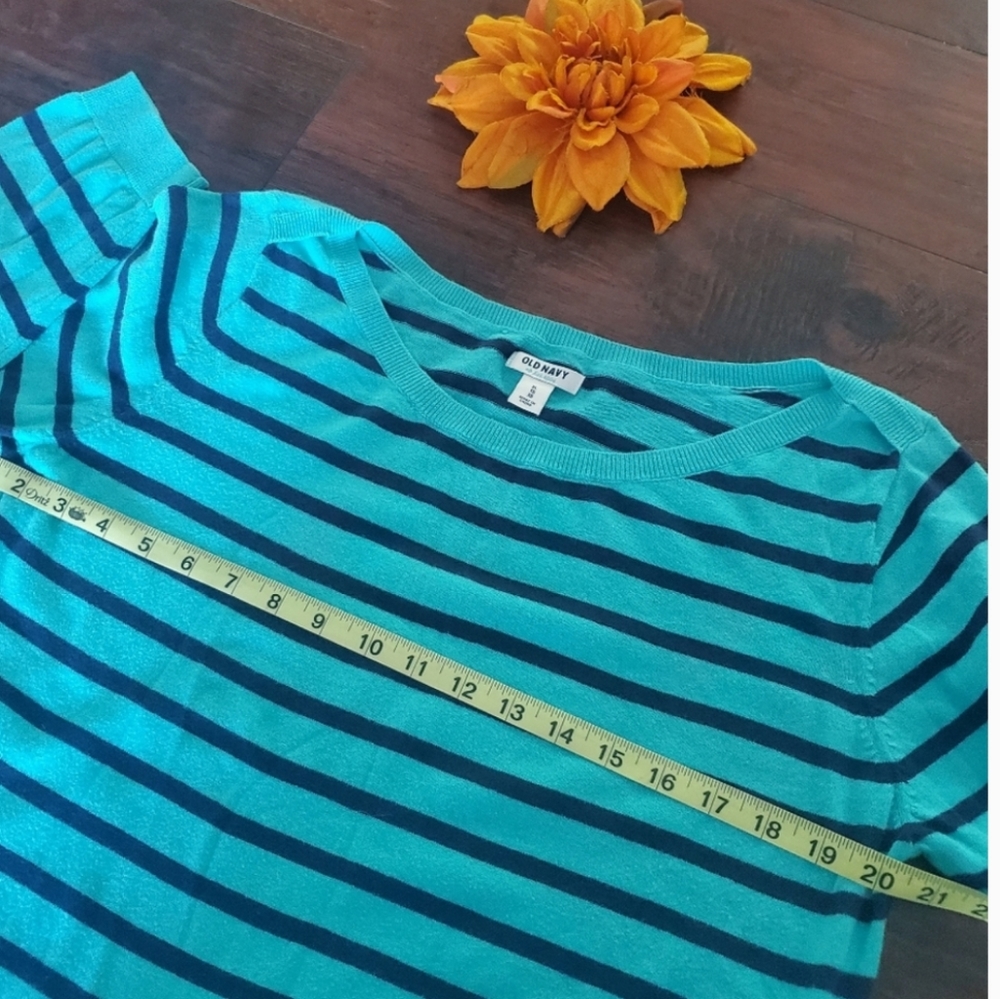 OLD NAVY STRIPED CREW SWEATER 💕 - Picture 9 of 9
